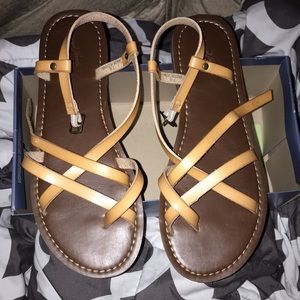 Brown strap sandles